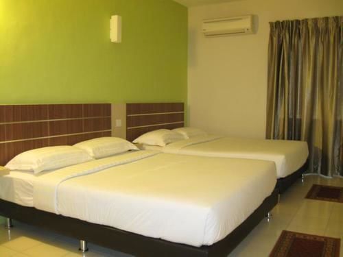 Oyo 182 Simms Grand 2*