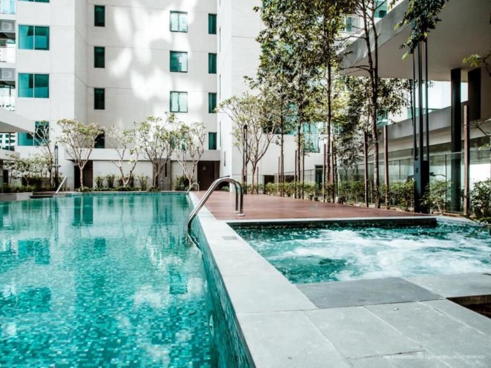 Hostel Summer By Strego