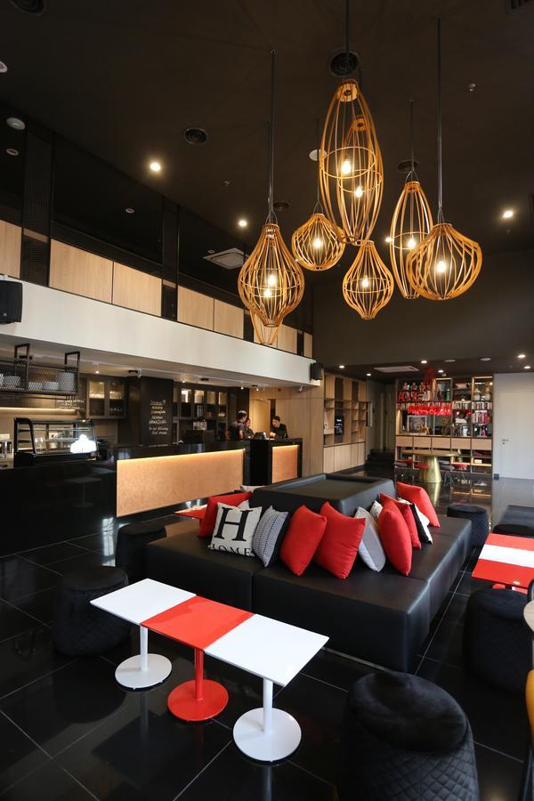 Avenue J Hotel, Market Khách sạn