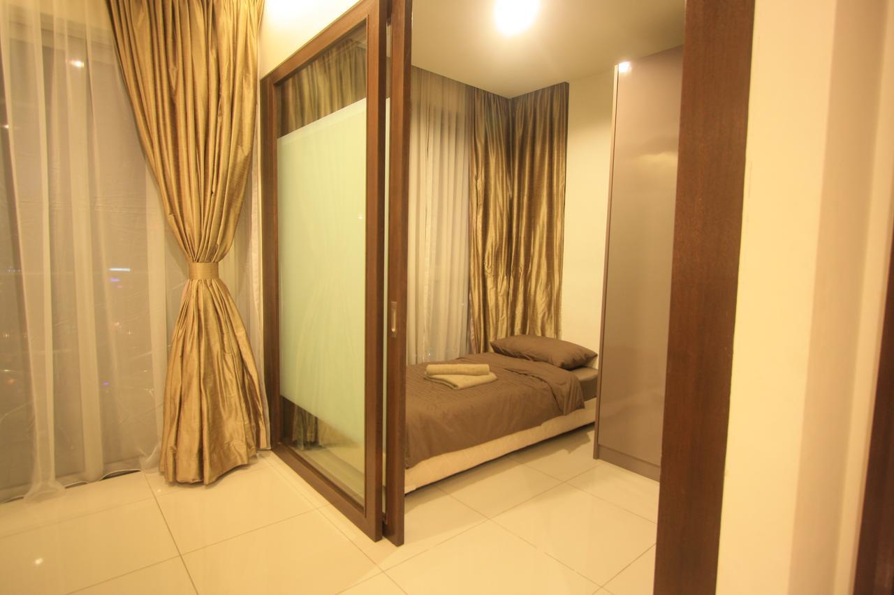 Amazing Rooftop View At Regalia Apartment *