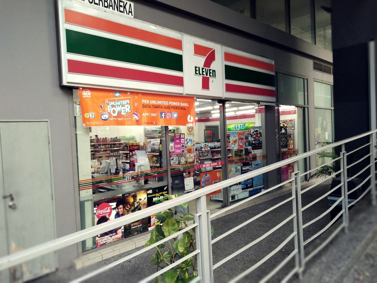 B2 Bintang Fairlane - The Heart Of Kl