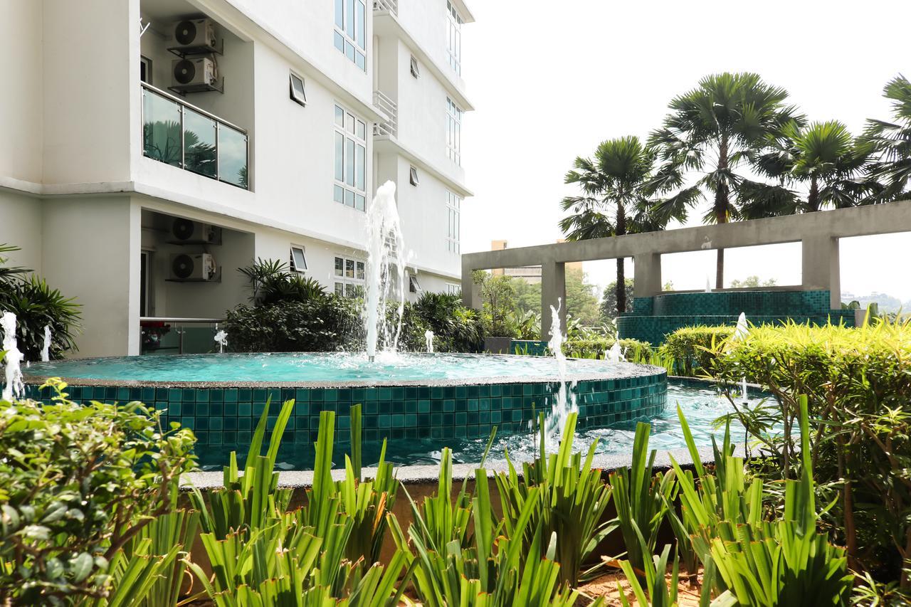 Royal Regent Condominum By Ihost
