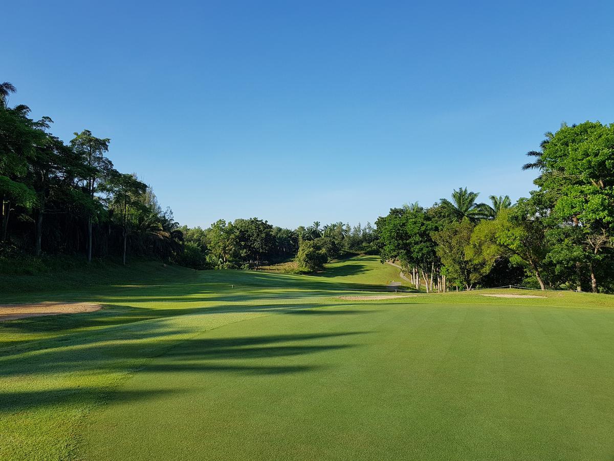 Bukit Beruntung Golf & Country 3*