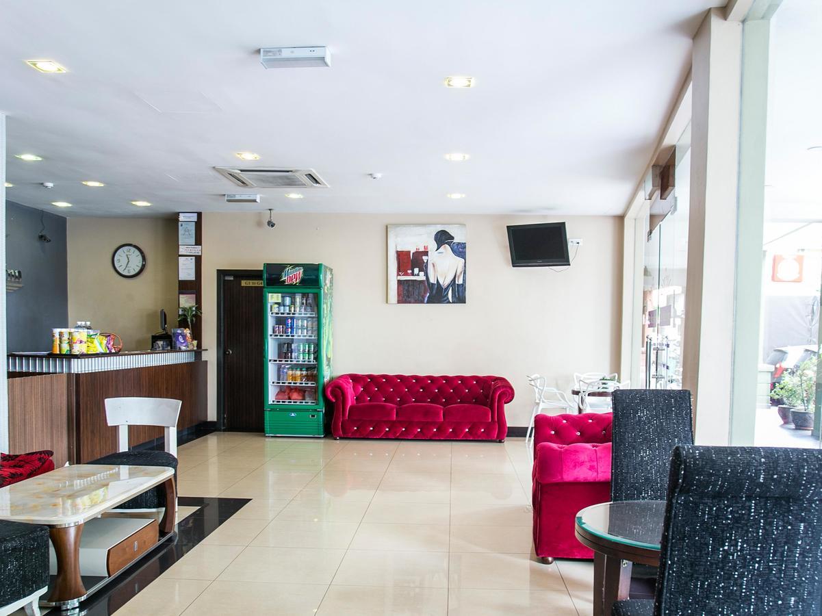 Hotel Oyo 173 De Nice 2*