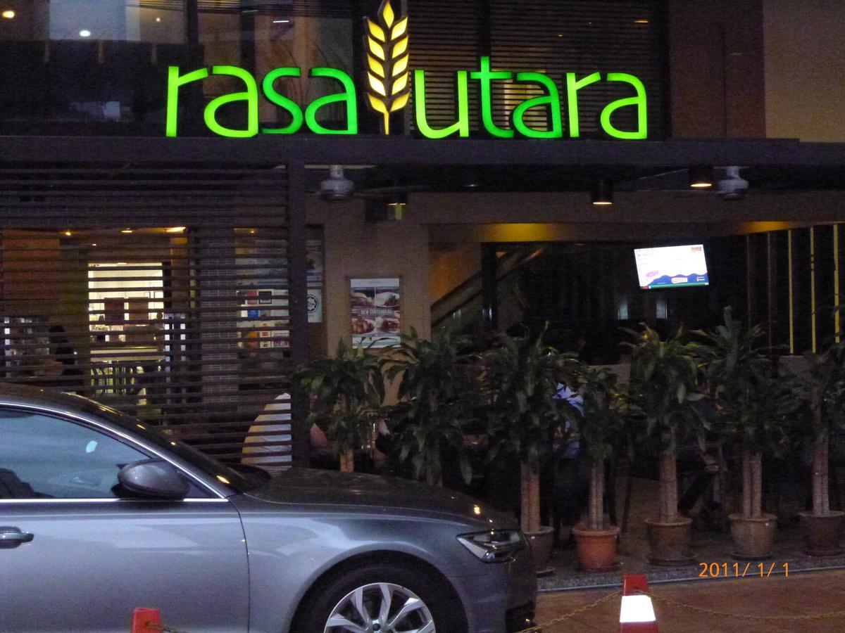 Welcome Service At Times Square * Kuala Lumpur