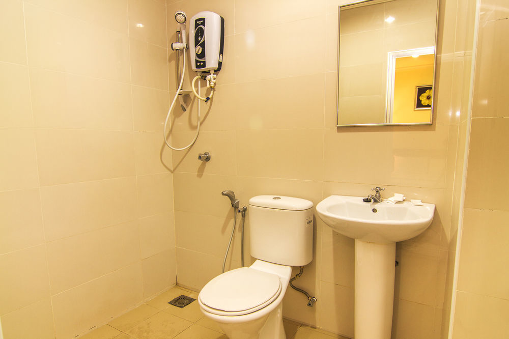 Hotel Oyo 327 Buddys 2*
