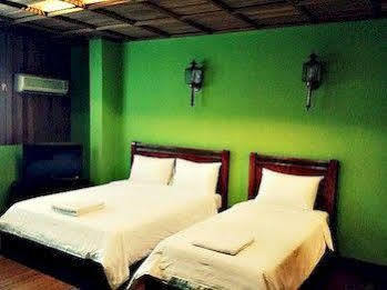 Rainforest Hostel