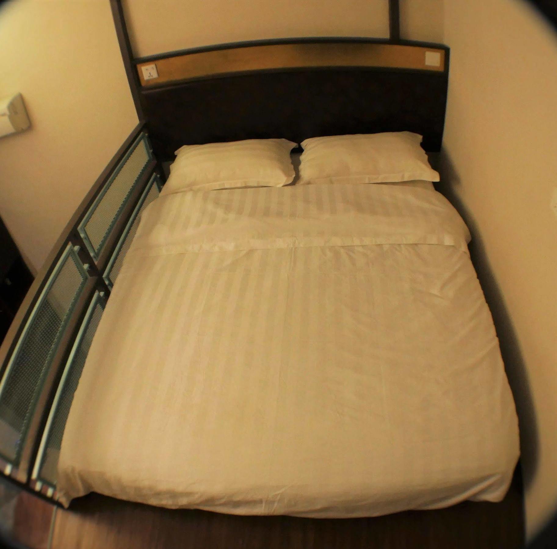 Travel Hub Highstreet Hostel *