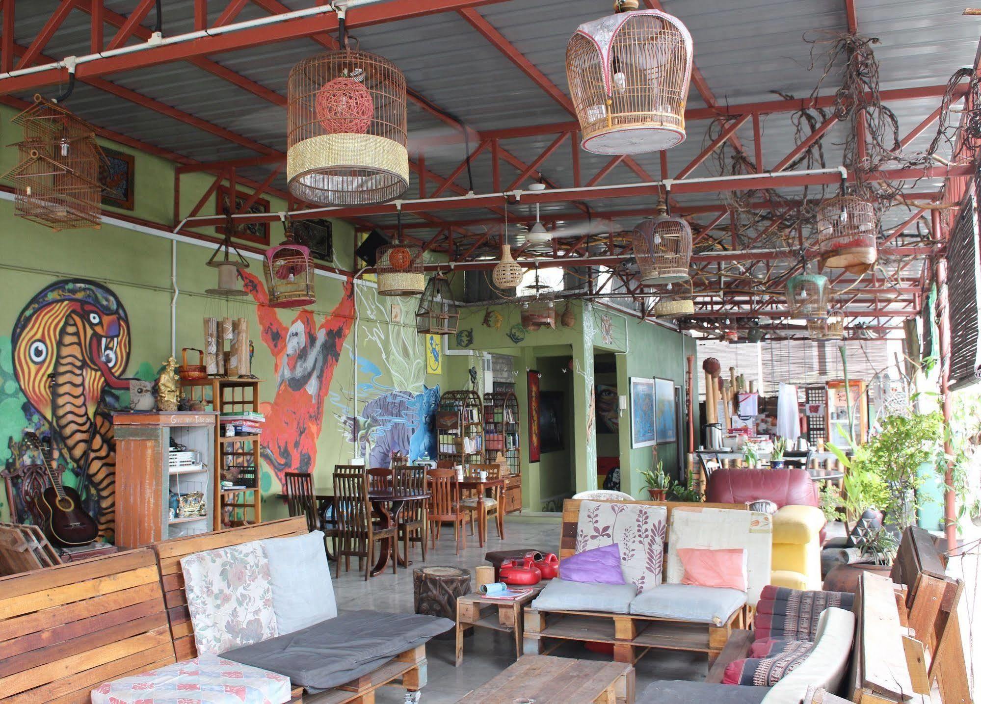 Hostel Birdnest Guesthouse, Gaia Rooftop Cafe Kuala Lumpur