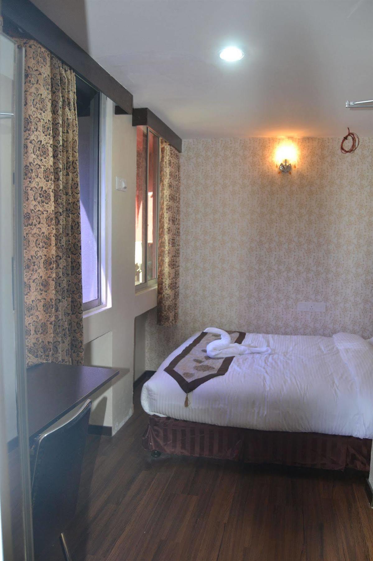 Cosmic Boutique Hotel 3*