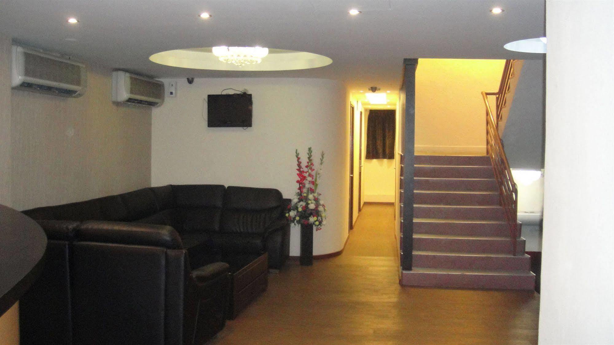 Sabrina Golden Palace 2*