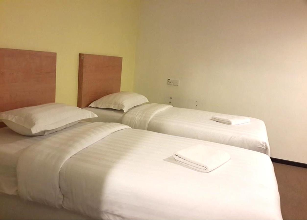 Lucky 11 Hotel 2*