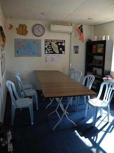 Submarine Market Hostel *