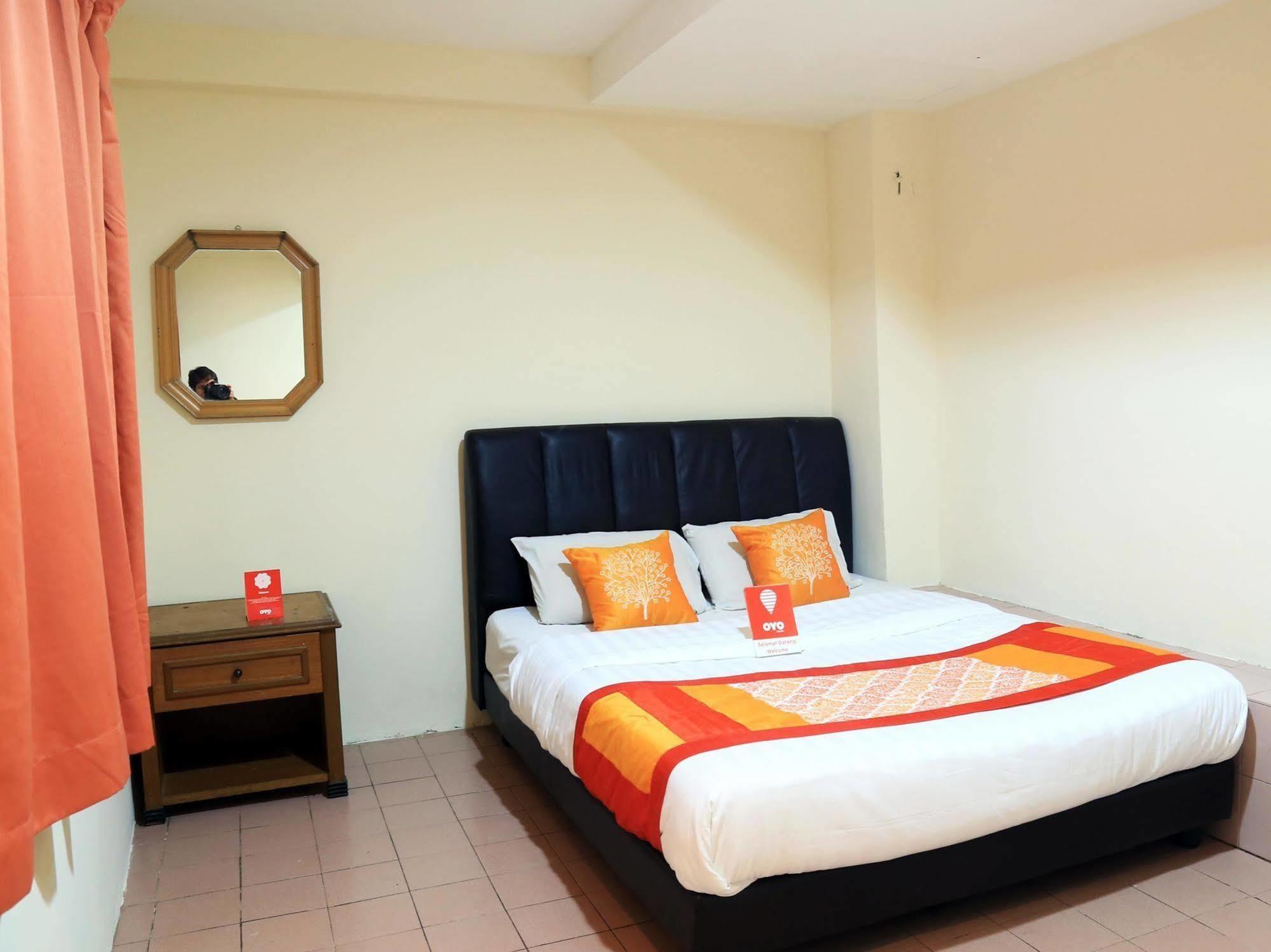 Surya Palace Hotel *