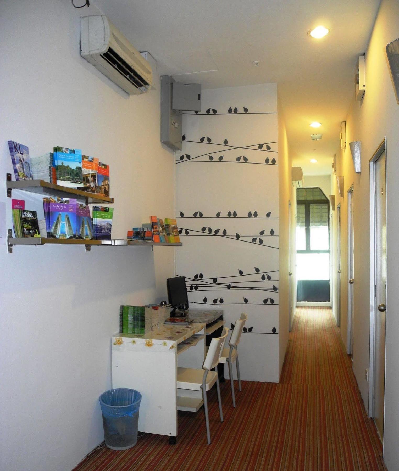 Hostel Submarine China Town