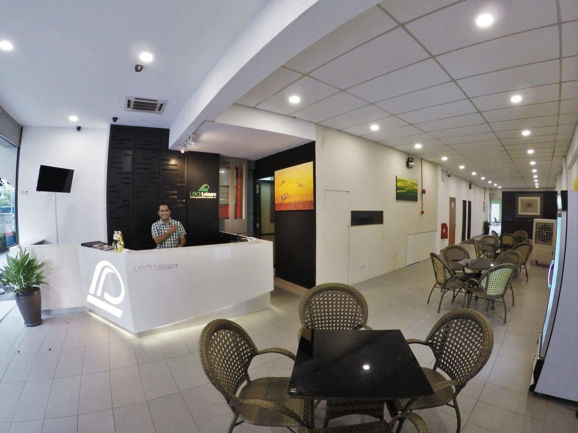 Leo Leisure @ Market Hotel 2*