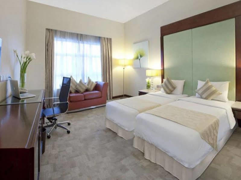 Silka Maytower 3*