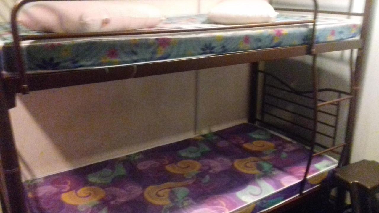 Hostel Submarine China Town *
