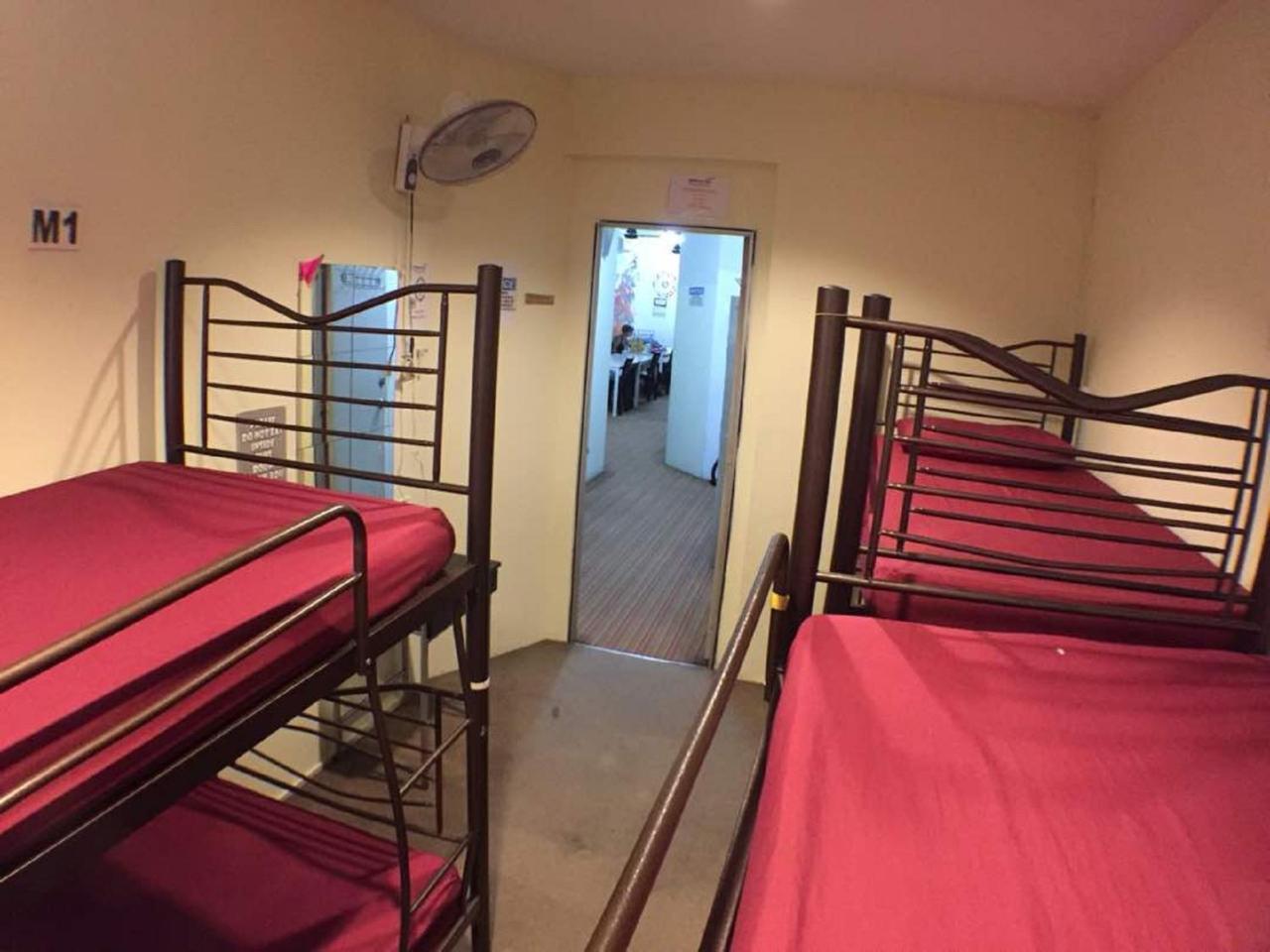 Hostel Submarine China Town *