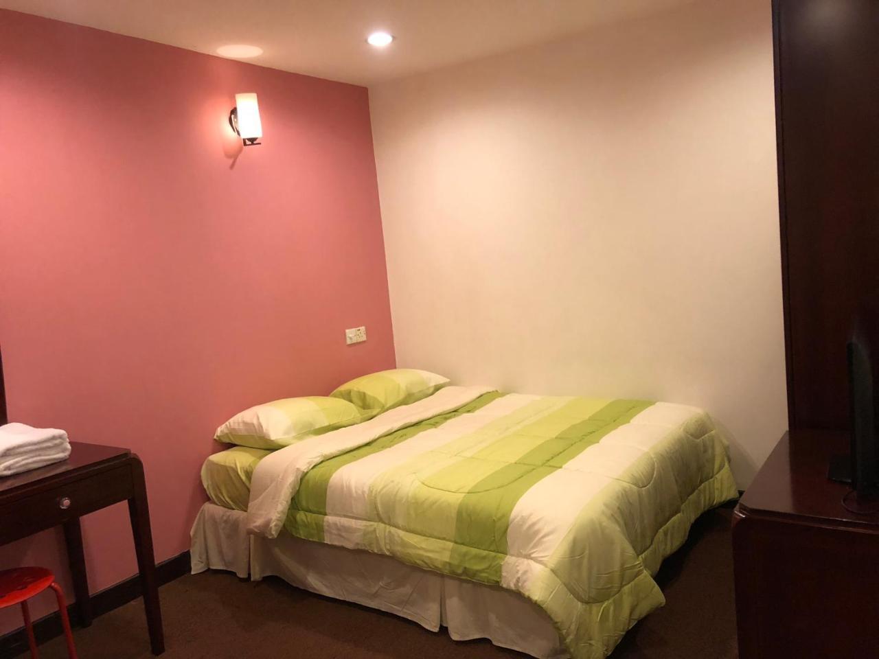 1312 Hotel 3*