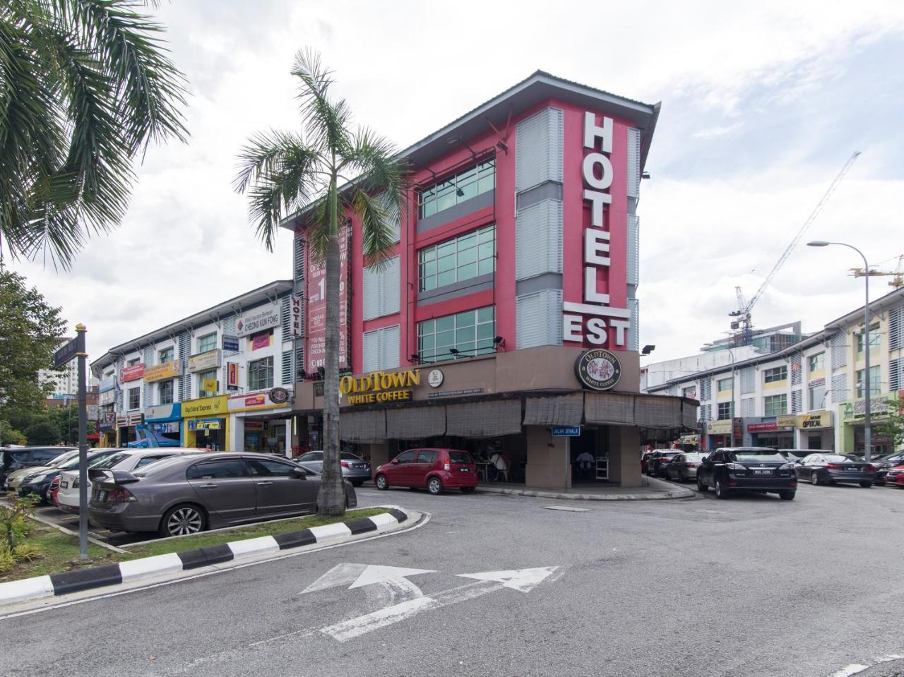 Hotel Oyo 600 Est 2*