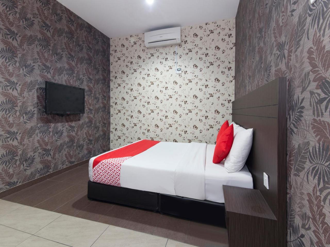 Hotel Oyo 600 Est