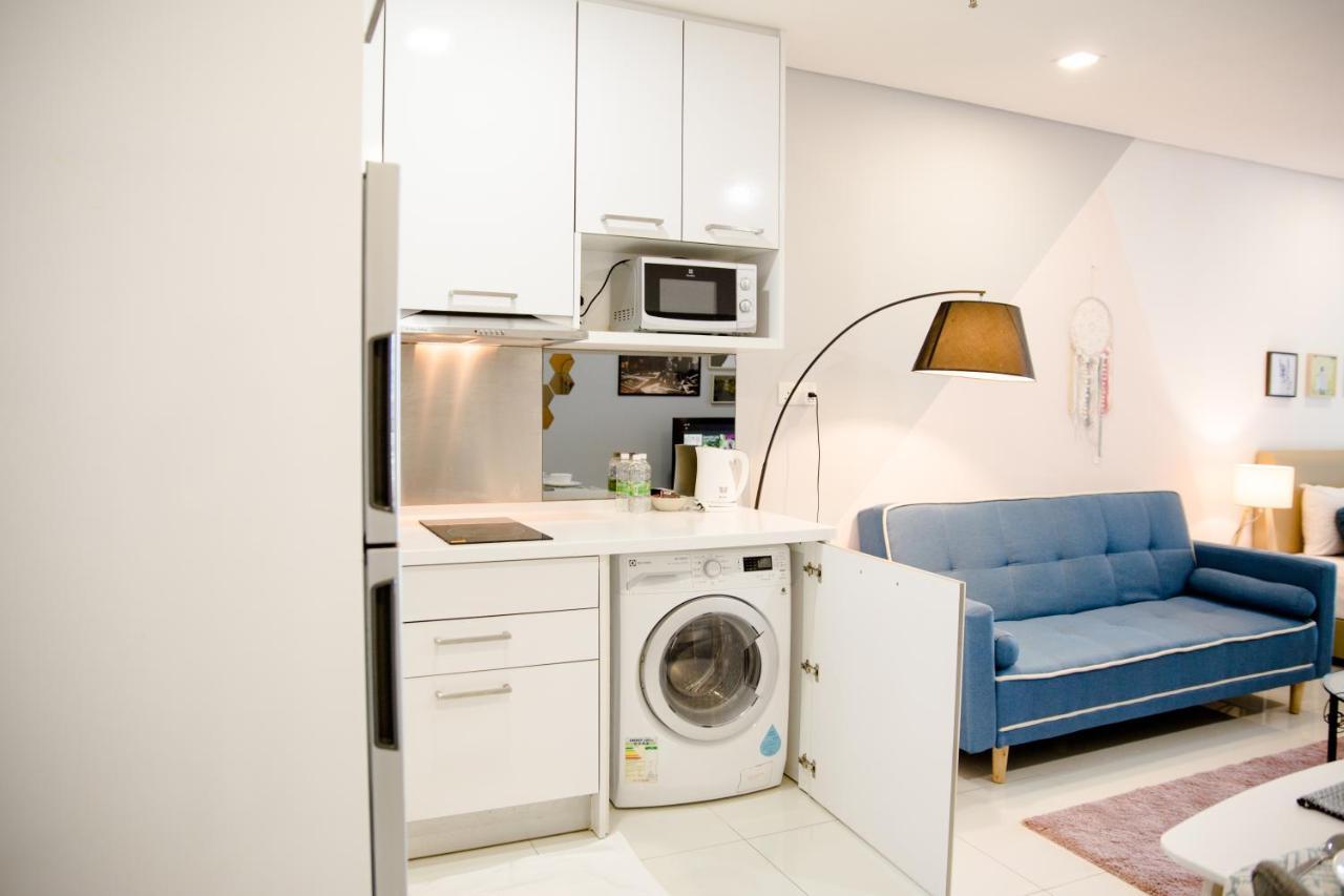 Summer By Plush Apartment