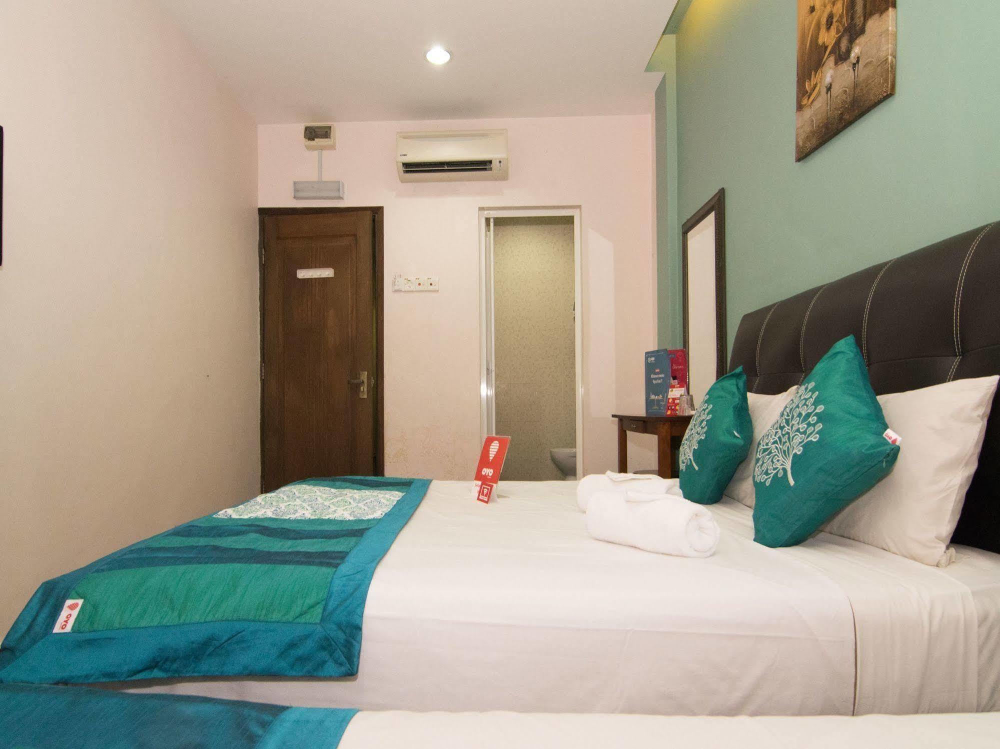 Hotel Oyo 109 V'la Park