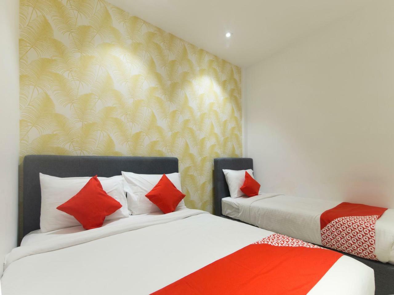 Oyo 90121 Summer House Bed & Cafe Hotel