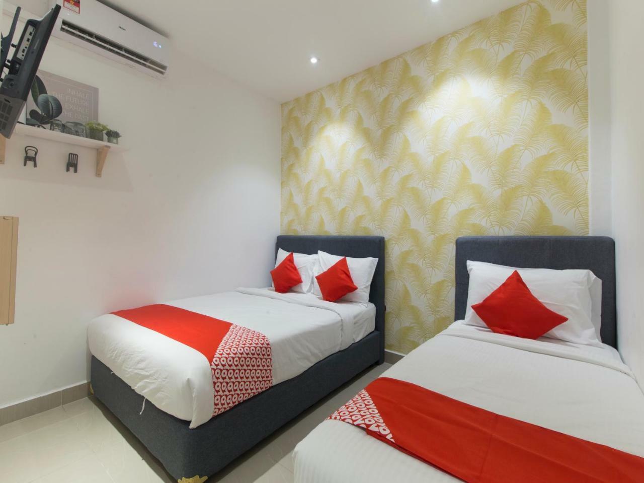Hotel Oyo 90121 Summer House Bed & Cafe 2*