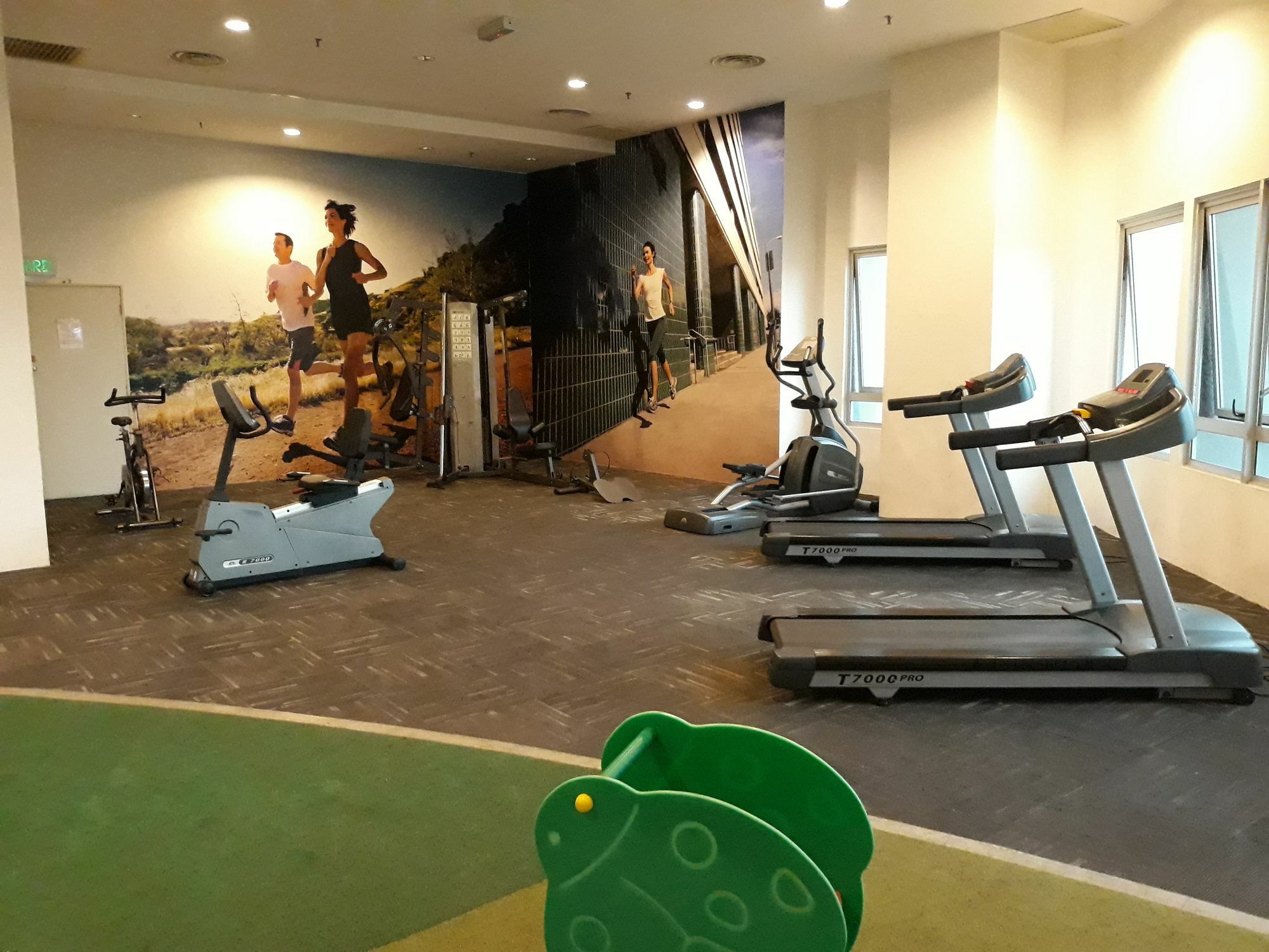 Apartment Kl Service At Taragon *