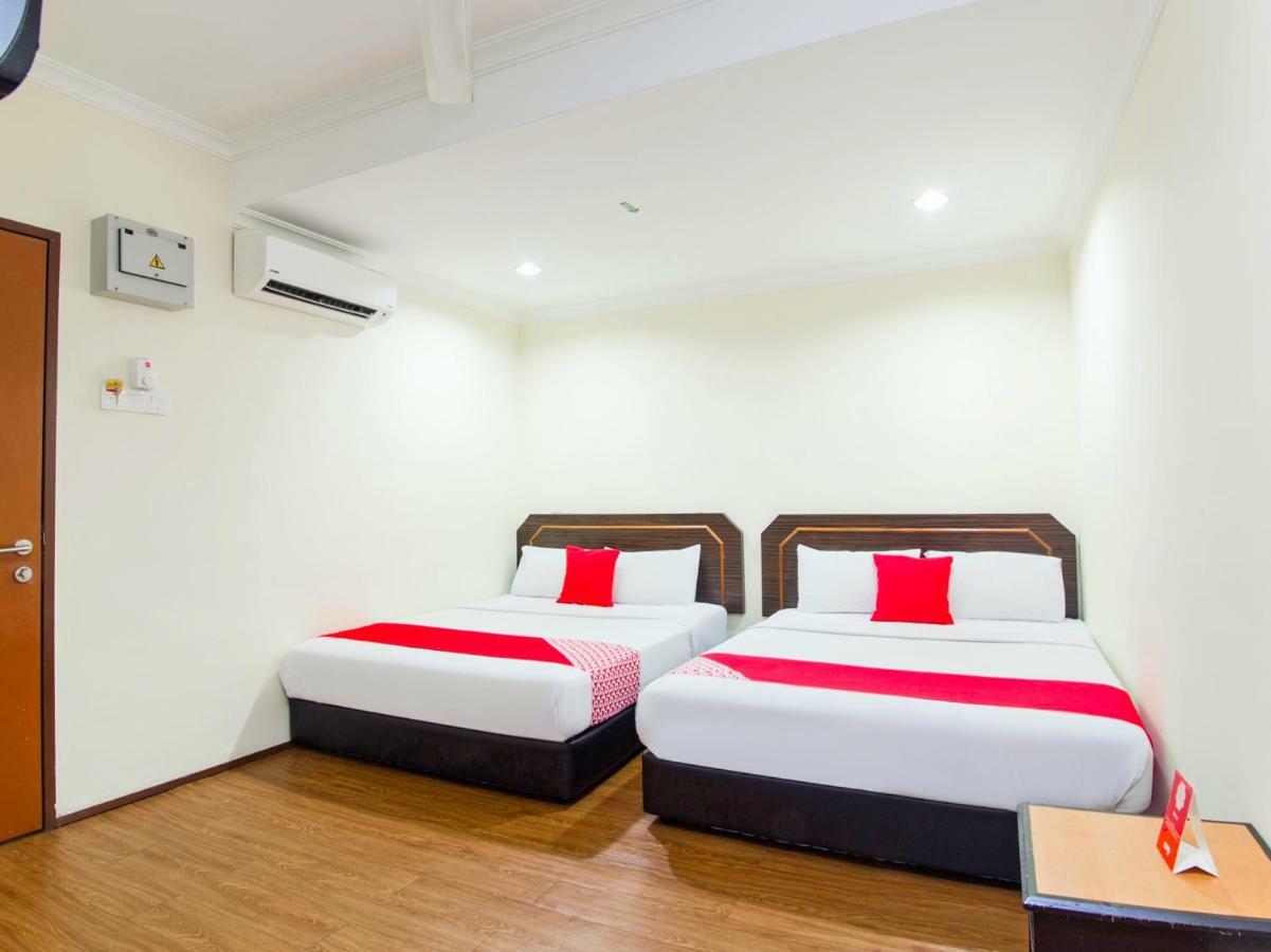 Oyo 327 Buddys Hotel 2*
