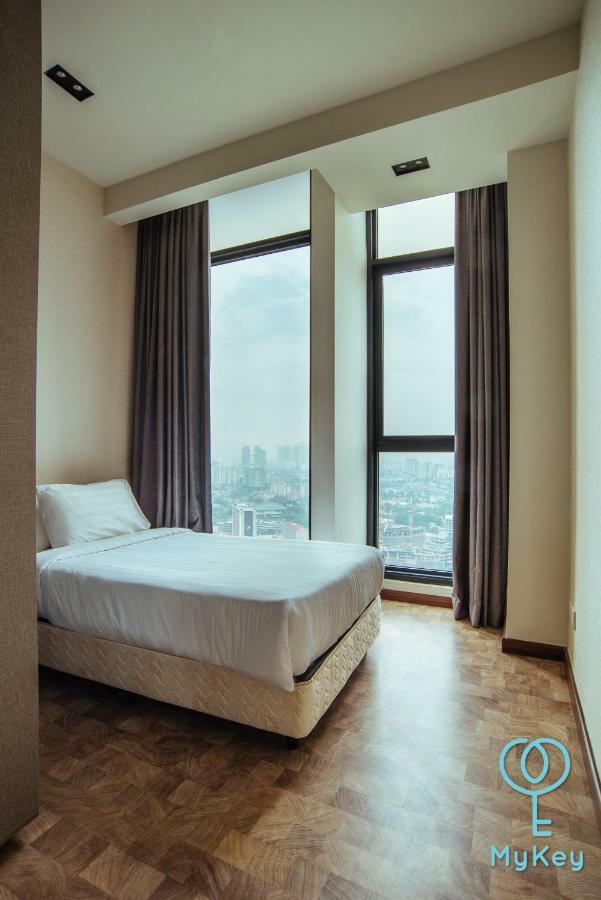 Aparthotel Expressionz Professional By Mykey 5*