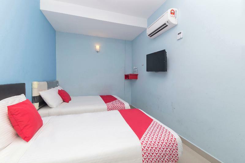 Oyo 220 Sri Maluri Hotel 2*