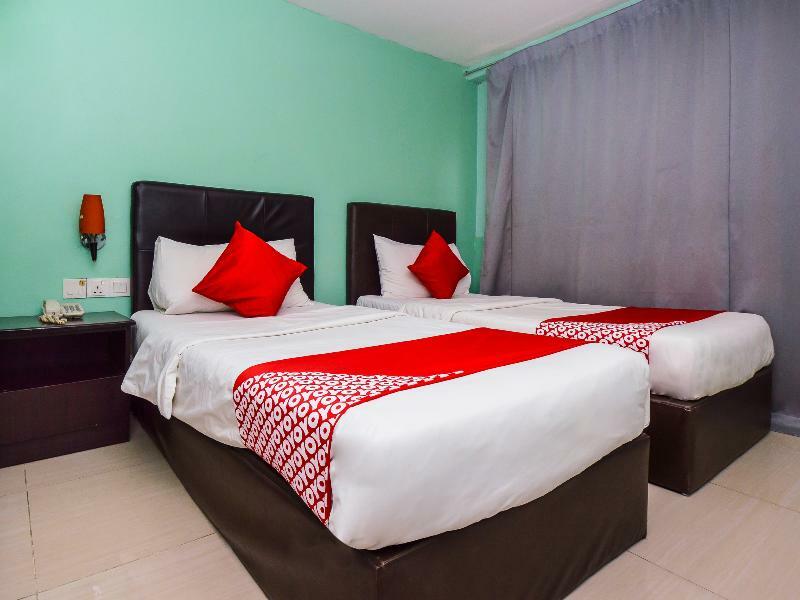 Oyo 499 Comfort Sentul Hotel