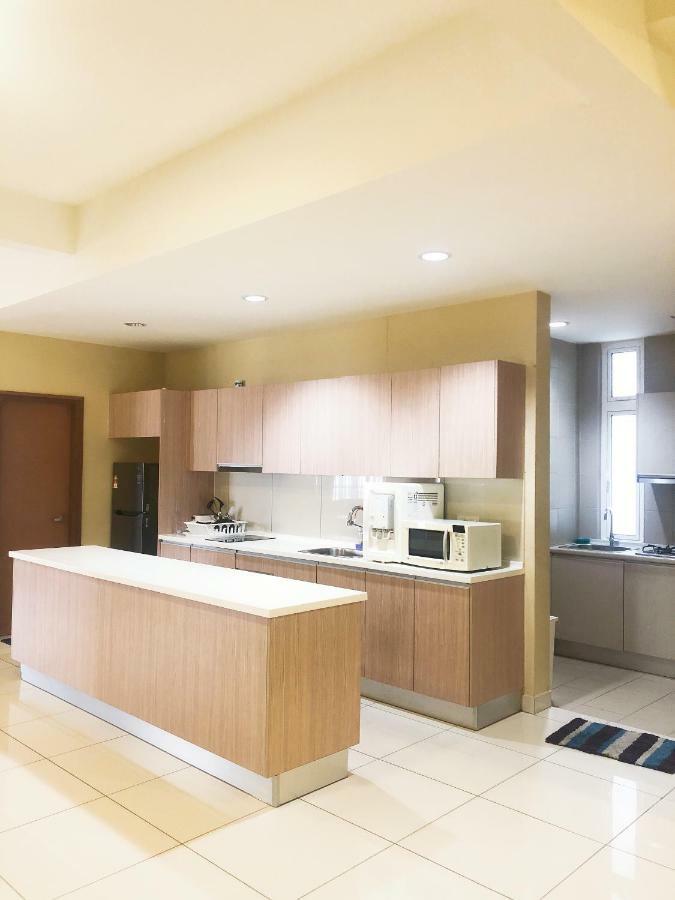Apartment Royal Regent Condominium