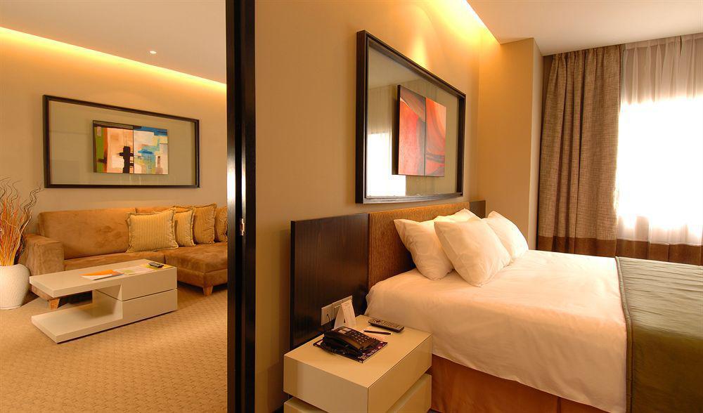 Hotel Q