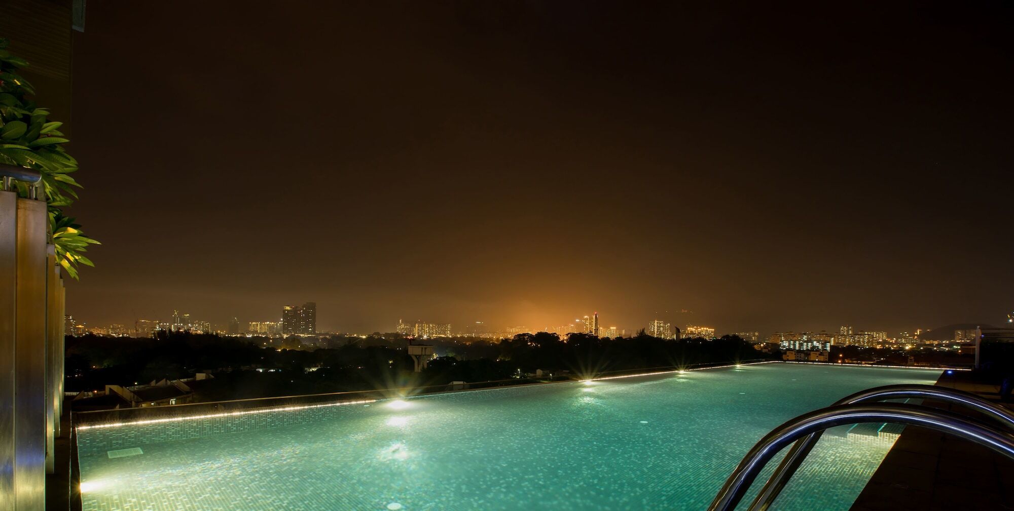 Hotel Expressionz Professional By Kl 4*