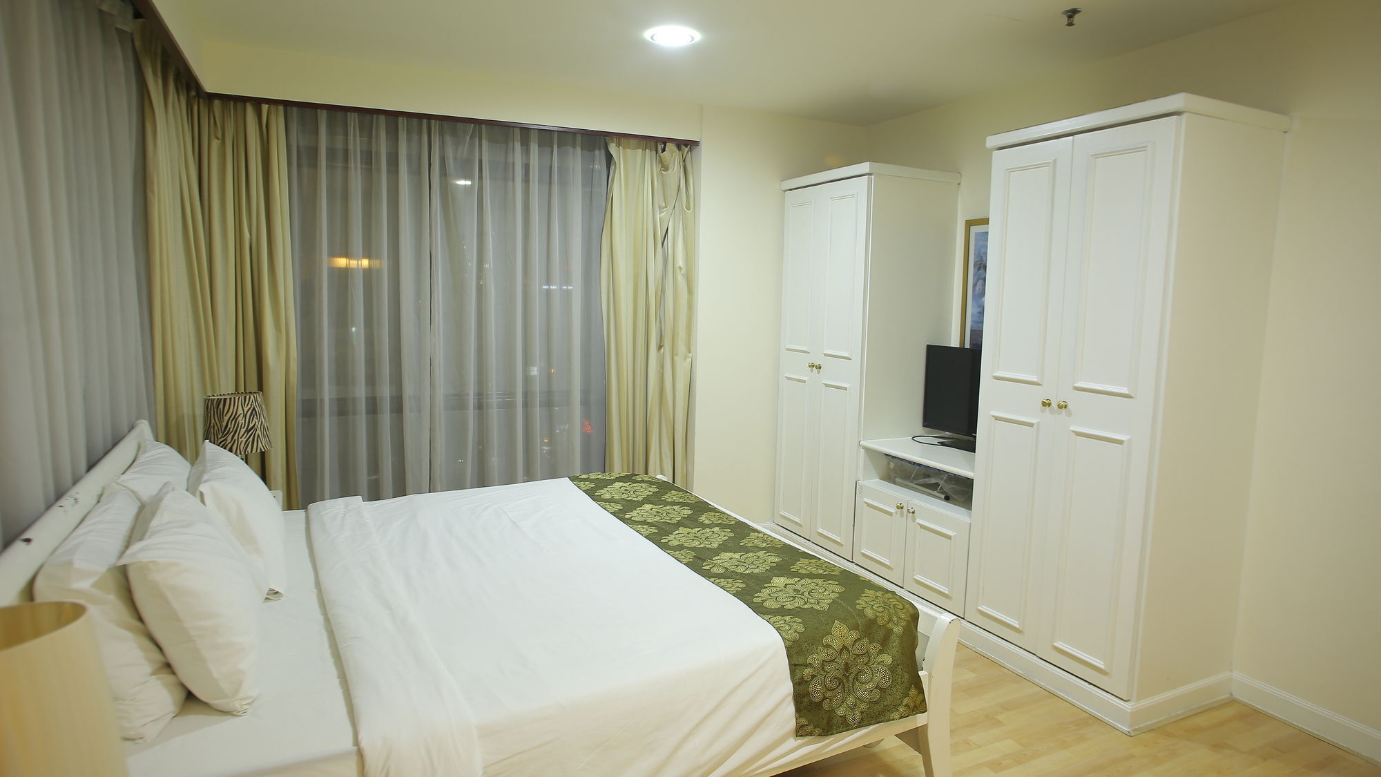 Kl Service At Times Square Hotel 3*