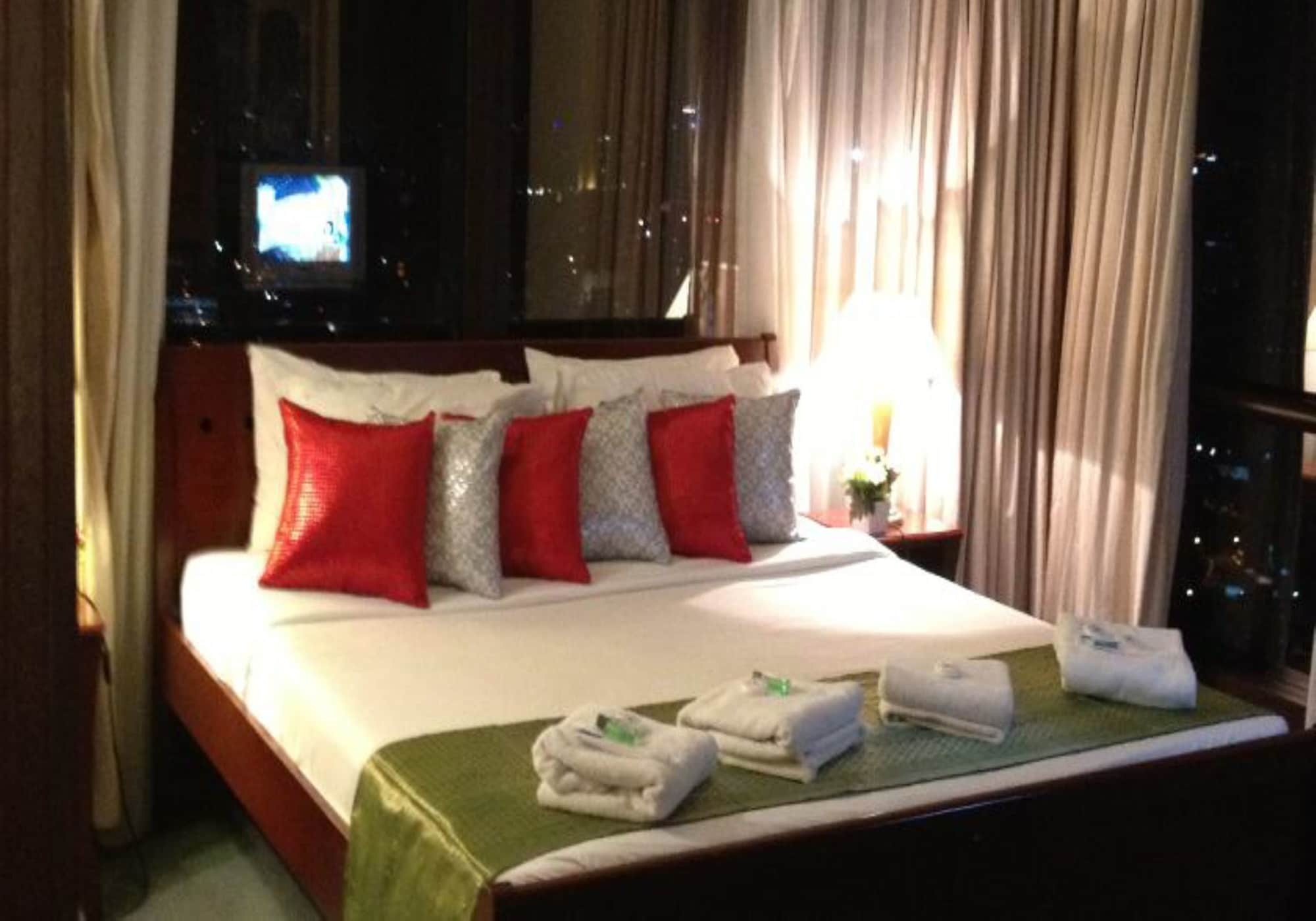 Lexus Service At Times Square Kl Hotel 3*
