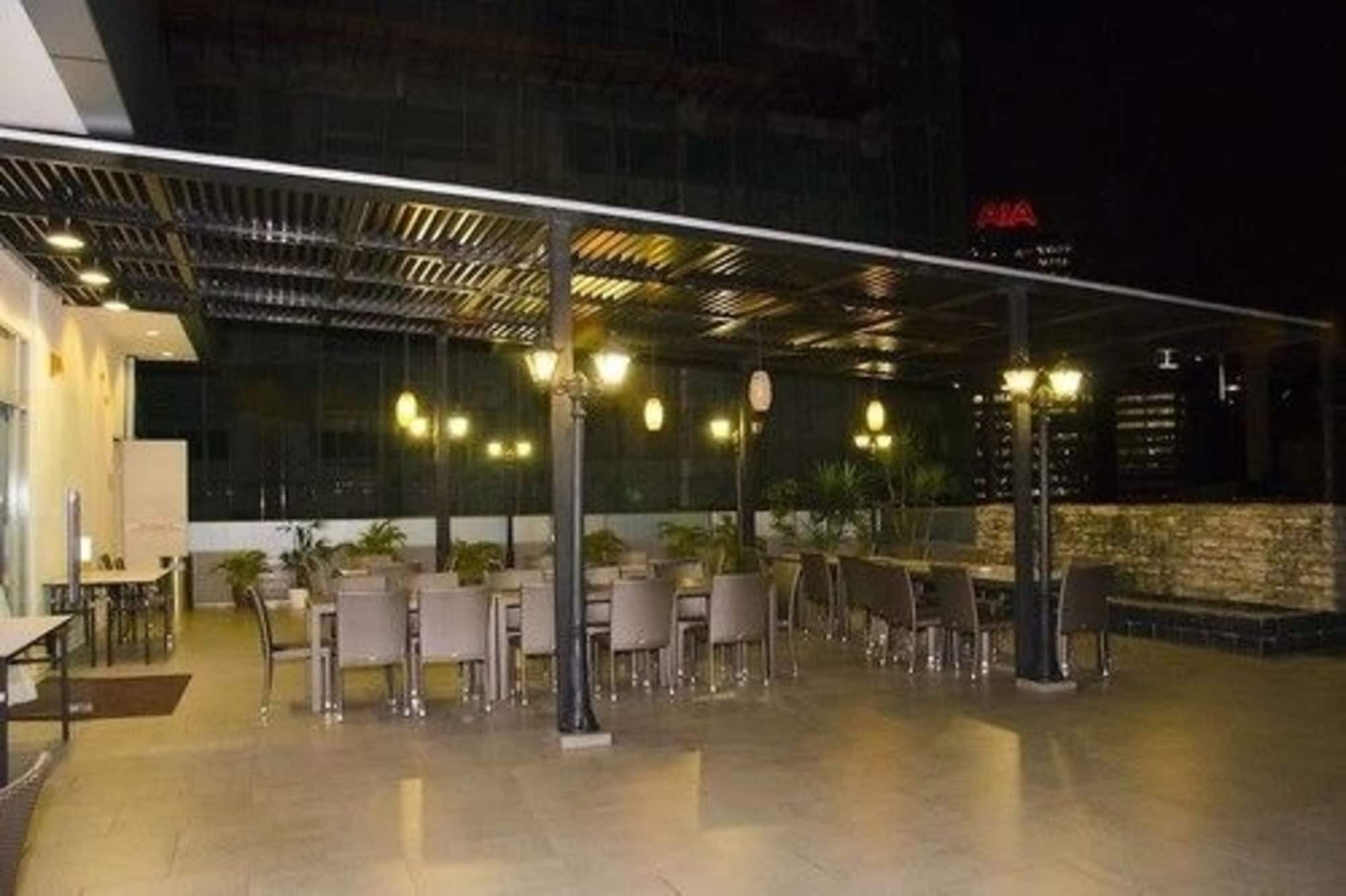 Zen Masjid Jamek 3*