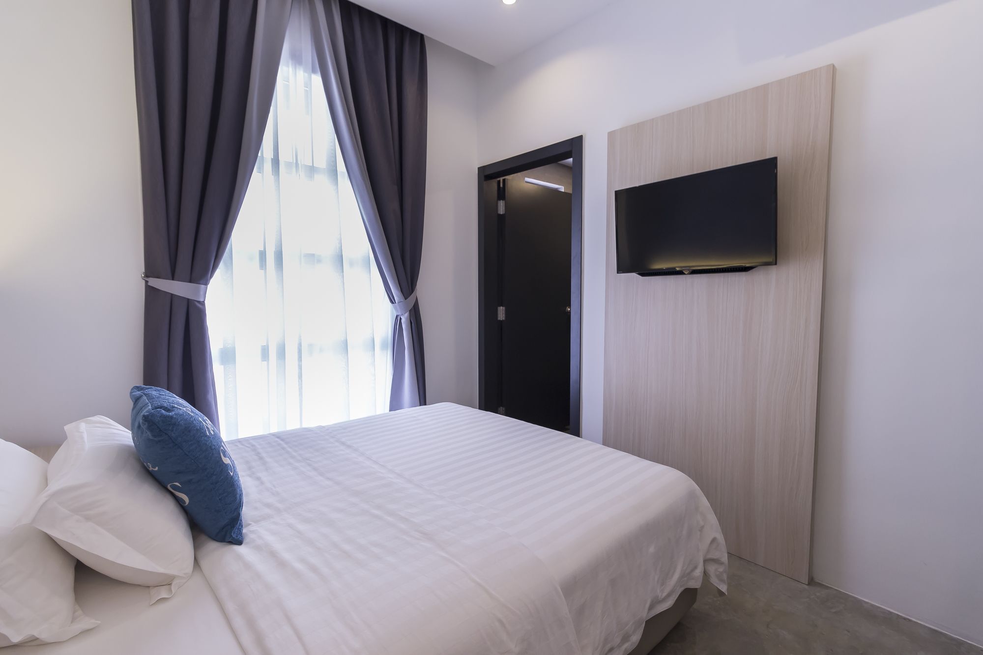 Io Capsule hotel