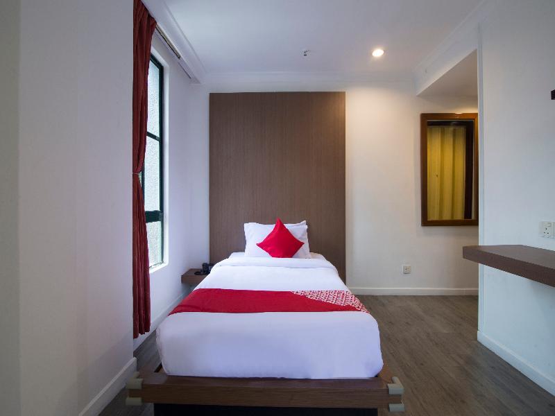 Hotel Azimuth 2*
