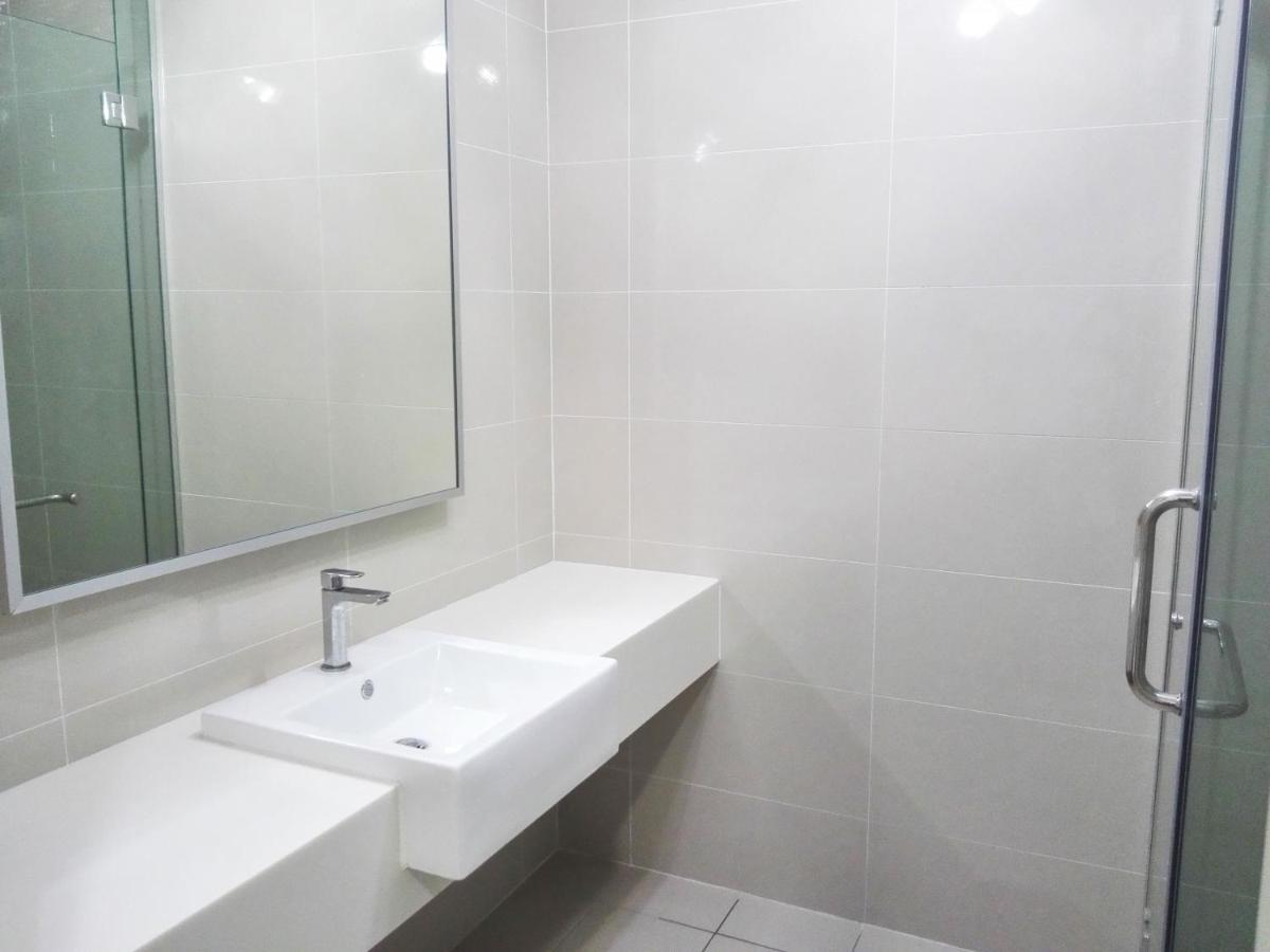Kl Gateway Pool Suites Near Mid Valley