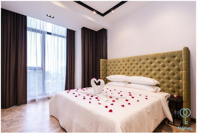 Aparthotel Expressionz Professional By Mykey 5*