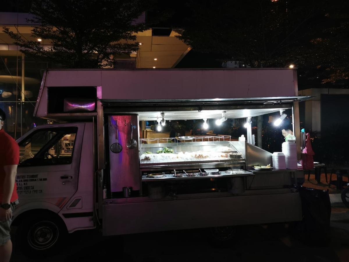 Revo At Aurora Place: Pavilion 2 Near Axiata Arena *