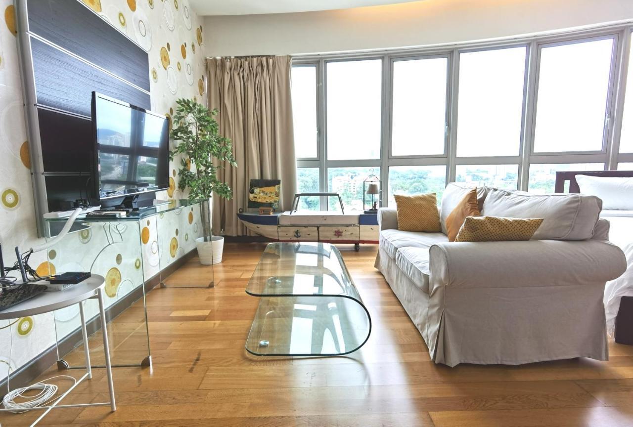 Klcc Inifinity Pool - The Regalia Residences & By Kl Minsu