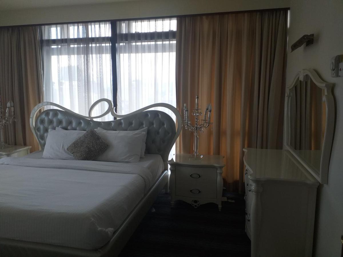 Aparthotel Lexus Service
