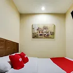 Oyo 43927 Sassana Hotel