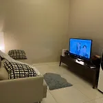 Dorsett Residence Sri Hartamas By Chengal With Bathtub, Rooftop Pool, Kl City Centre, Round The Clock Security, Netflix, Youtube, Free Parking